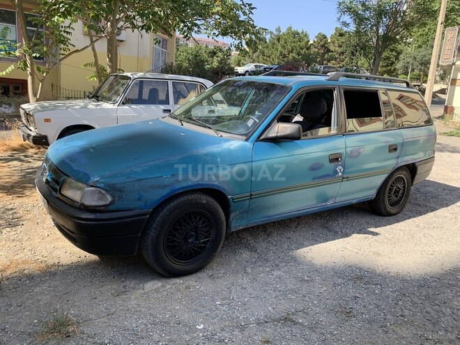 Opel Astra 1994, 380,000 km - 1.6 l - Bakı