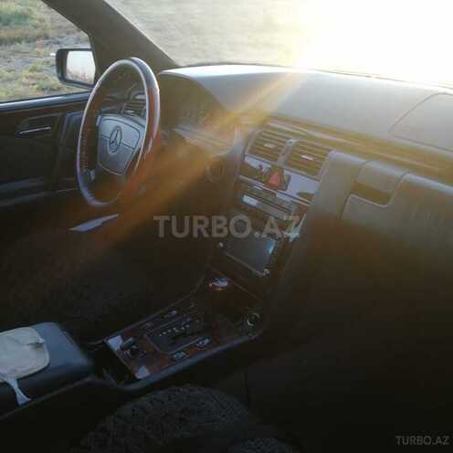 Mercedes E 240 1998, 256,000 km - 2.4 л - Bakı