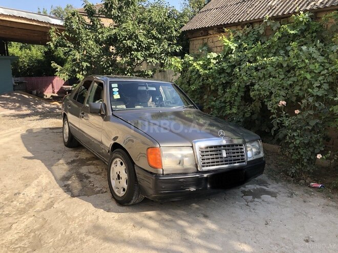 Mercedes E 230 1988, 320,000 km - 2.3 l - Xaçmaz