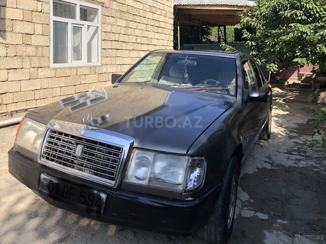 Mercedes E 230 1988, 320,000 km - 2.3 l - Xaçmaz