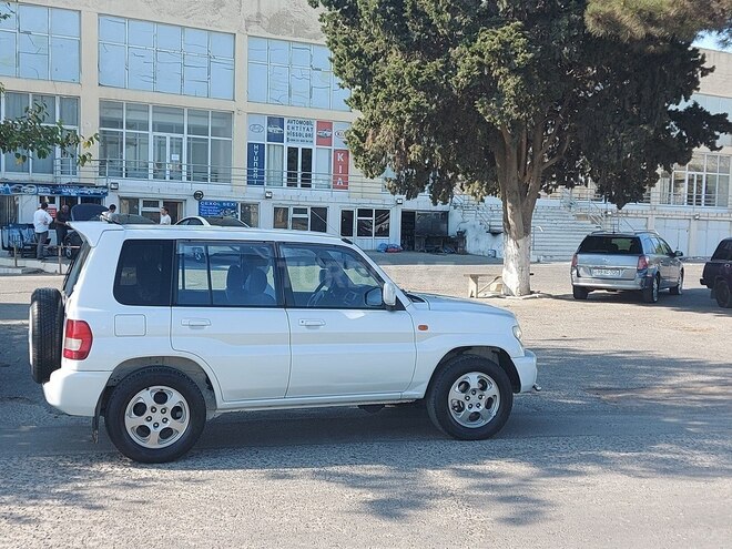 Mitsubishi Pajero io 2000, 275,638 km - 2.0 л - Bakı
