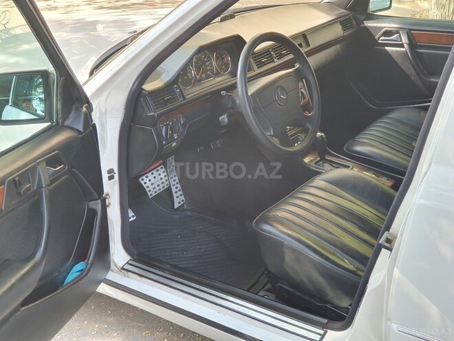Mercedes E 220 1993, 296,322 km - 2.2 l - Bakı