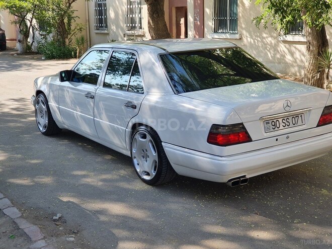 Mercedes E 220 1993, 296,322 km - 2.2 l - Bakı
