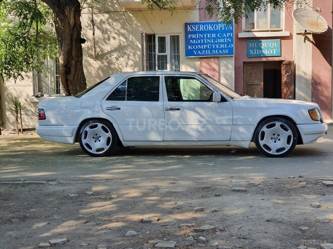 Mercedes E 220 1993, 296,322 km - 2.2 l - Bakı