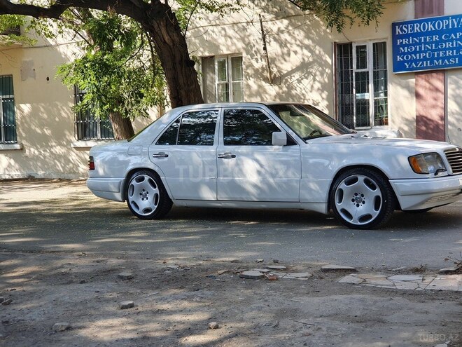 Mercedes E 220 1993, 296,322 km - 2.2 l - Bakı