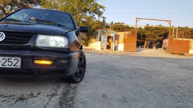 Volkswagen Vento 1994, 320,000 km - 2.0 l - Bakı