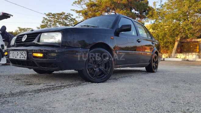 Volkswagen Vento 1994, 320,000 km - 2.0 l - Bakı