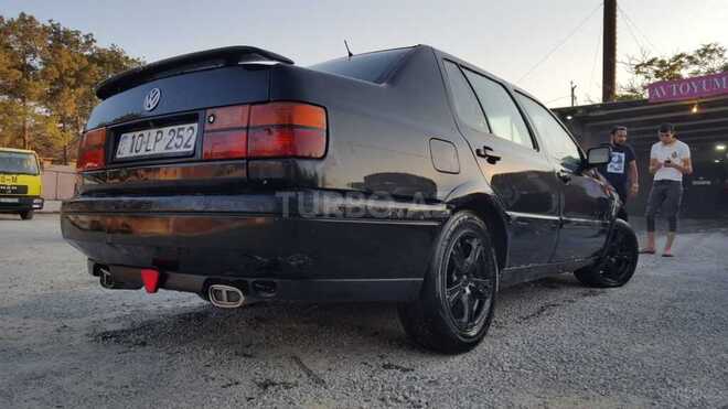 Volkswagen Vento 1994, 320,000 km - 2.0 l - Bakı