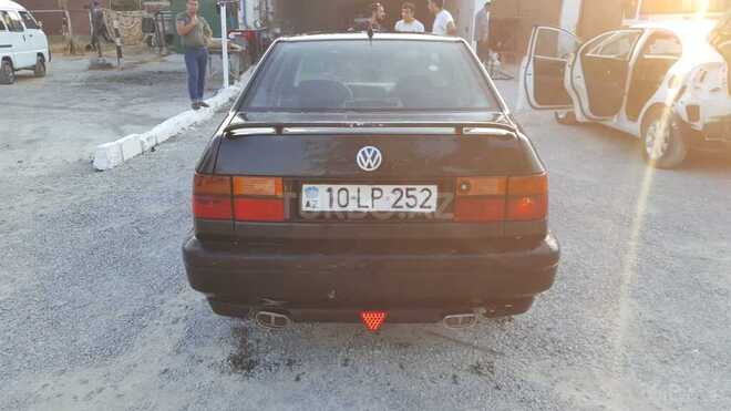 Volkswagen Vento 1994, 320,000 km - 2.0 l - Bakı