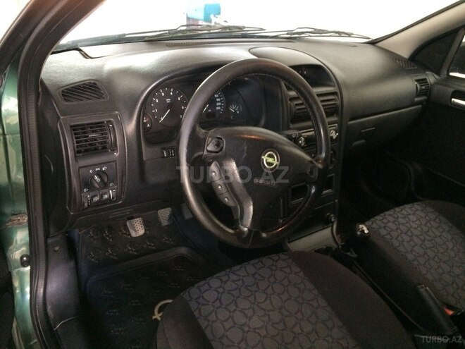 Opel Astra 1998, 320,000 km - 0.2 l - Salyan