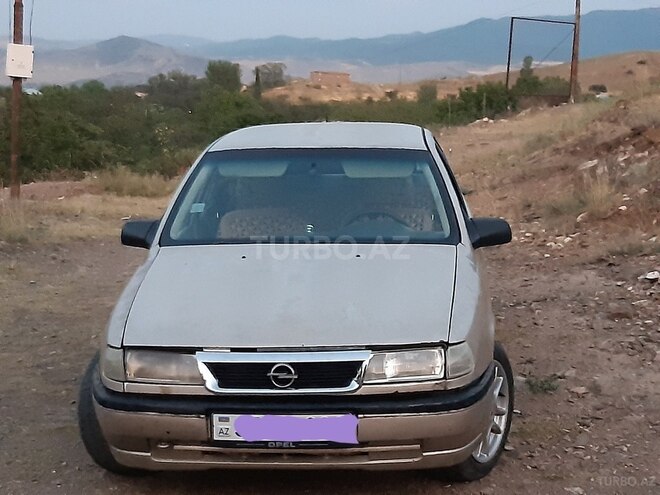 Opel Vectra 1991, 256,135 km - 1.8 l - Qazax