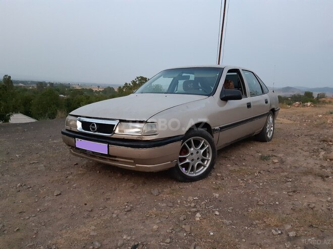 Opel Vectra 1991, 256,135 km - 1.8 l - Qazax