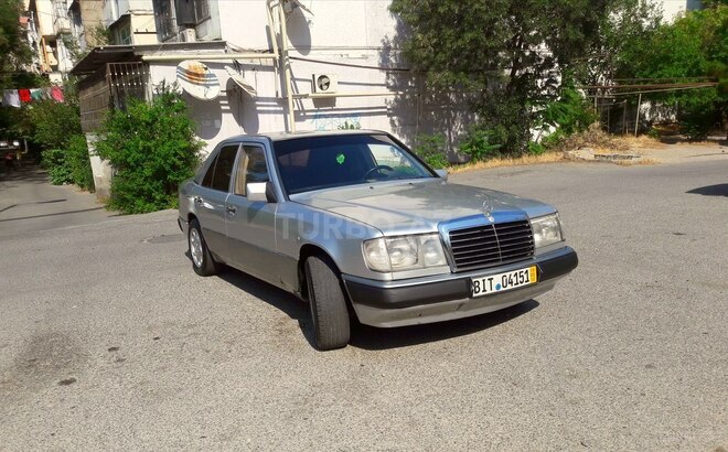 Mercedes E 250 1991, 285,252 km - 2.5 l - Bakı