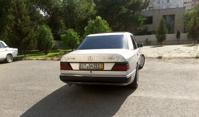 Mercedes E 250 1991, 285,252 km - 2.5 l - Bakı