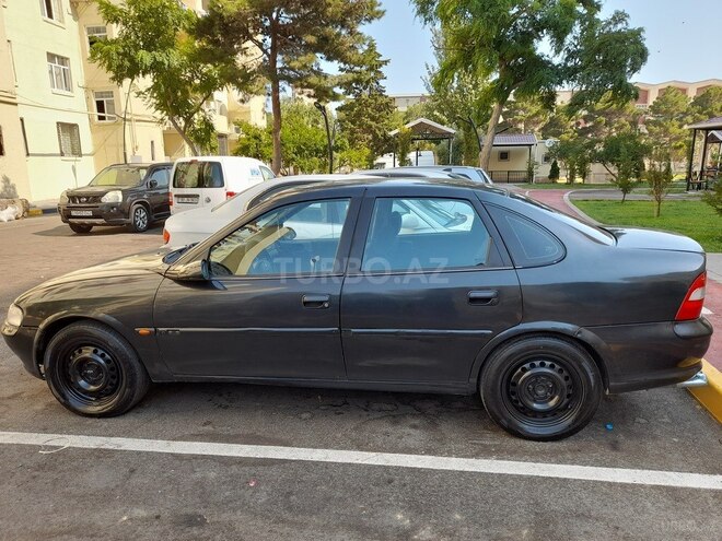 Opel Vectra 1997, 330,000 km - 2.0 l - Bakı