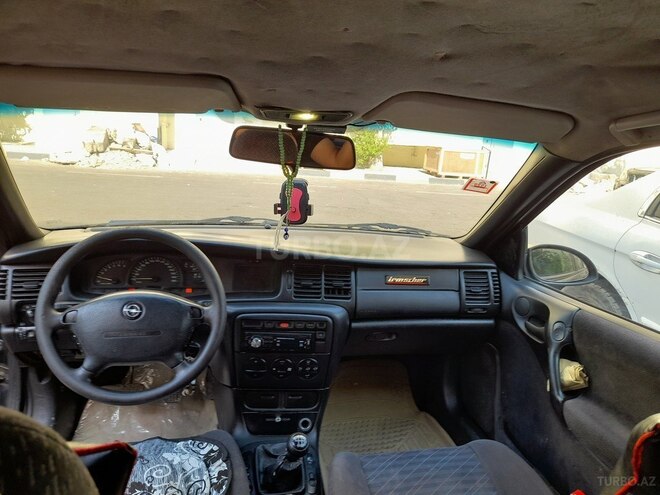 Opel Vectra 1997, 330,000 km - 2.0 l - Bakı