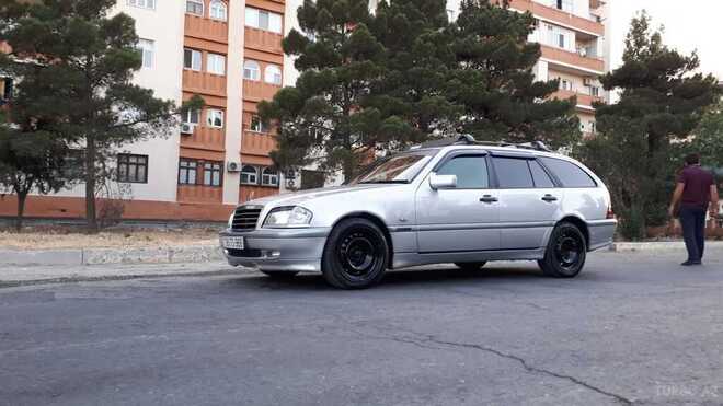 Mercedes C 220 2000, 239,000 km - 2.2 l - Bakı