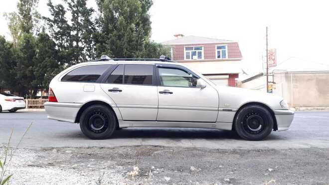 Mercedes C 220 2000, 239,000 km - 2.2 l - Bakı