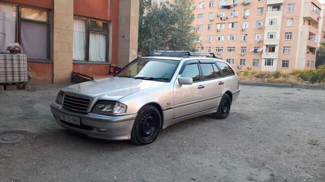 Mercedes C 220 2000, 239,000 km - 2.2 l - Bakı