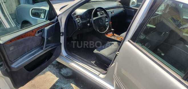 Mercedes E 240 1998, 280,000 km - 2.4 l - Bakı