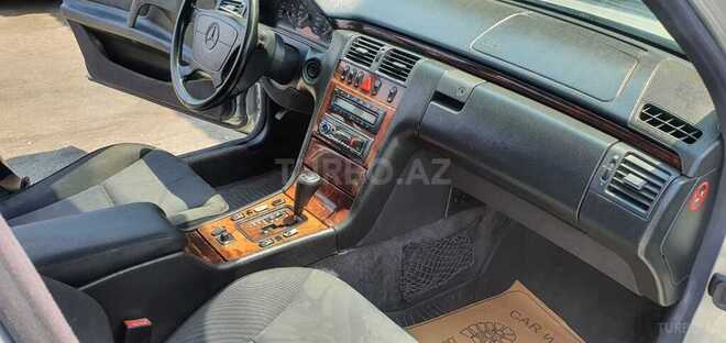 Mercedes E 240 1998, 280,000 km - 2.4 l - Bakı