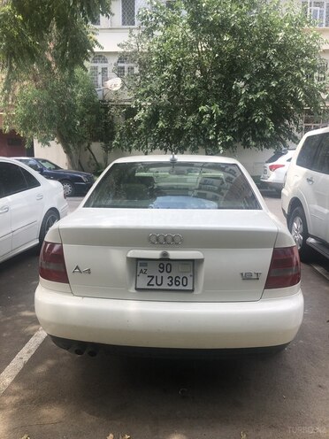 Audi A4 2000, 250,000 km - 1.8 l - Bakı