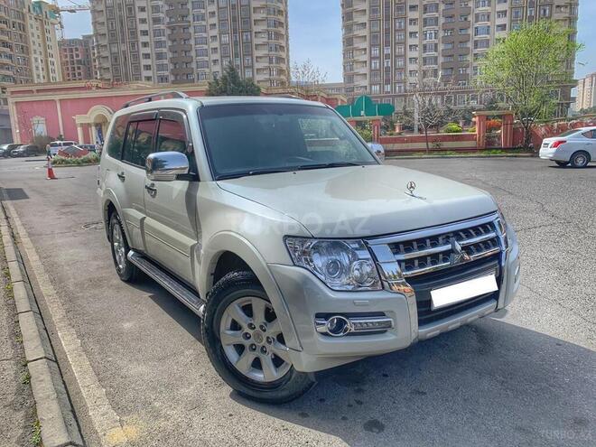 Mitsubishi Pajero 2011, 156,000 km - 3.5 л - Bakı