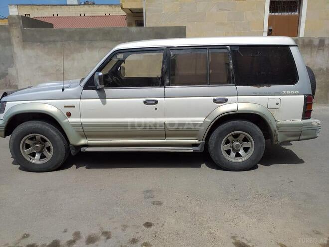 Mitsubishi Pajero 1993, 385,000 km - 2.8 l - Bakı