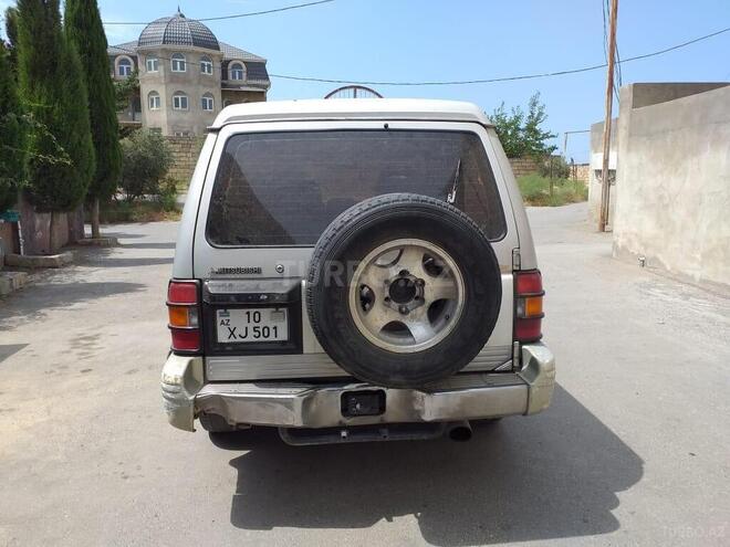 Mitsubishi Pajero 1993, 385,000 km - 2.8 l - Bakı