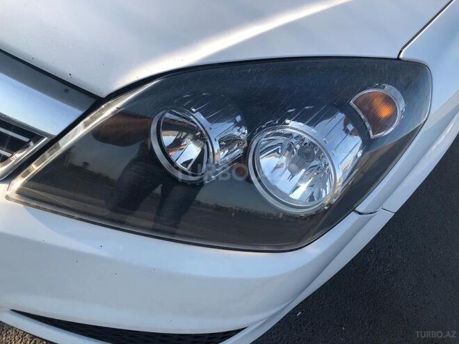 Opel Astra 2009, 206,000 km - 1.7 л - Bakı
