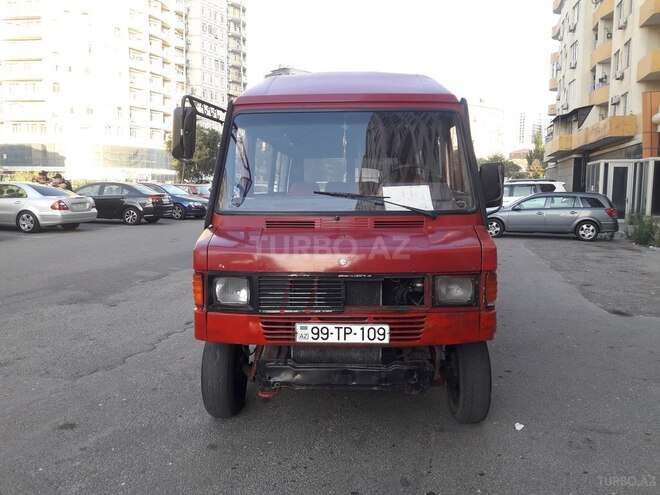 Mercedes 208 D 1994, 310,000 km - 2.5 l - Bakı
