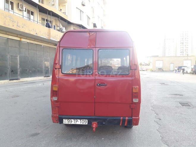 Mercedes 208 D 1994, 310,000 km - 2.5 l - Bakı