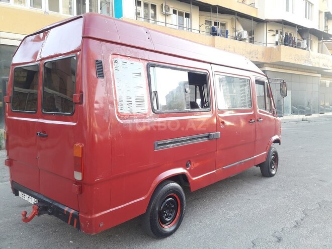Mercedes 208 D 1994, 310,000 km - 2.5 l - Bakı