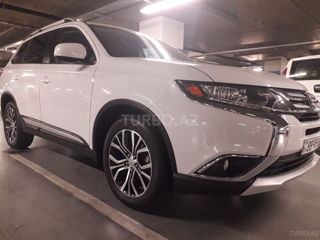 Mitsubishi Outlander 2018, 17,500 km - 2.4 l - Bakı