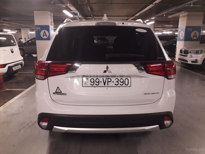 Mitsubishi Outlander 2018, 17,500 km - 2.4 l - Bakı
