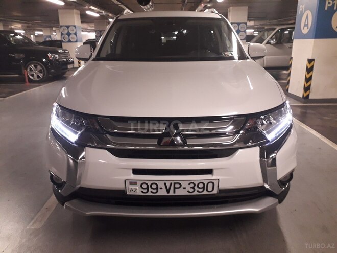 Mitsubishi Outlander 2018, 17,500 km - 2.4 l - Bakı