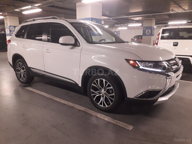 Mitsubishi Outlander 2018, 17,500 km - 2.4 l - Bakı