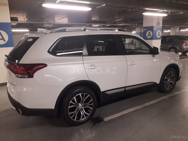 Mitsubishi Outlander 2018, 17,500 km - 2.4 l - Bakı