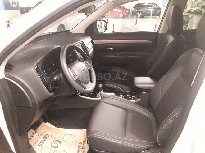 Mitsubishi Outlander 2018, 17,500 km - 2.4 l - Bakı