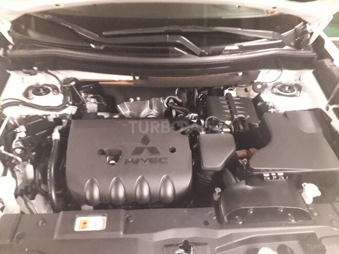Mitsubishi Outlander 2018, 17,500 km - 2.4 l - Bakı