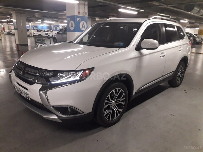 Mitsubishi Outlander 2018, 17,500 km - 2.4 l - Bakı