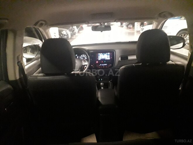 Mitsubishi Outlander 2018, 17,500 km - 2.4 l - Bakı