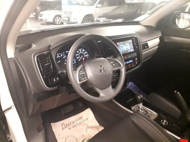 Mitsubishi Outlander 2018, 17,500 km - 2.4 l - Bakı