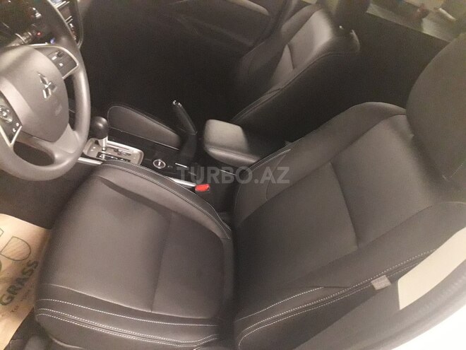 Mitsubishi Outlander 2018, 17,500 km - 2.4 l - Bakı