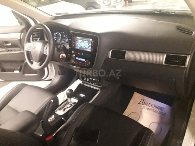 Mitsubishi Outlander 2018, 17,500 km - 2.4 l - Bakı