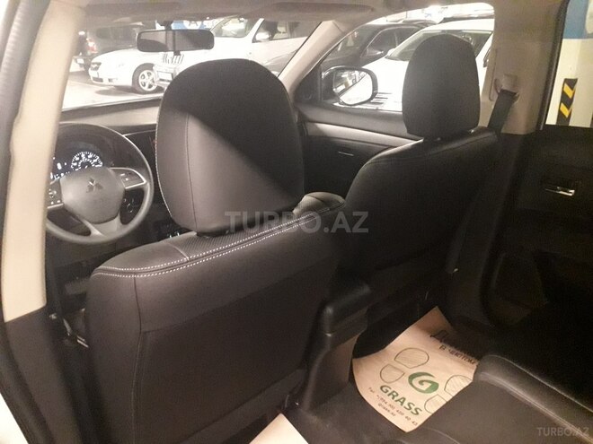 Mitsubishi Outlander 2018, 17,500 km - 2.4 l - Bakı
