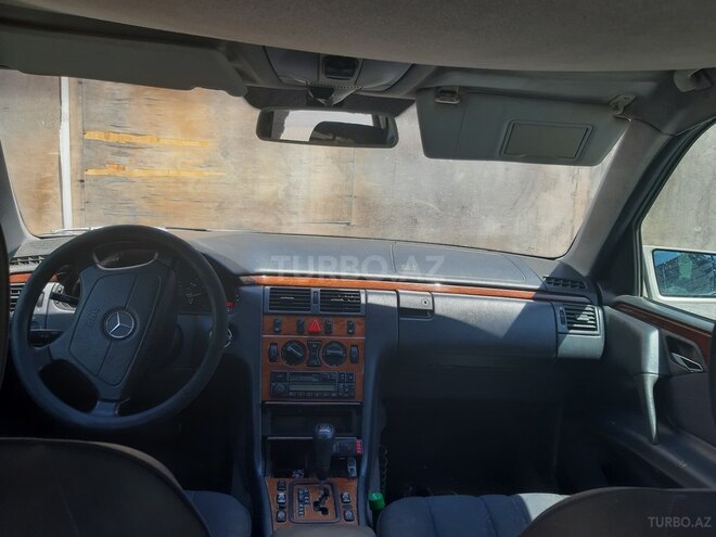 Mercedes E 220 1999, 446,000 km - 2.2 l - Bakı