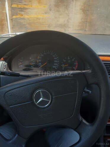 Mercedes E 220 1999, 446,000 km - 2.2 l - Bakı