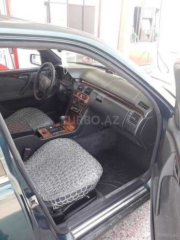 Mercedes E 230 1996, 256,890 km - 2.3 л - Sumqayıt