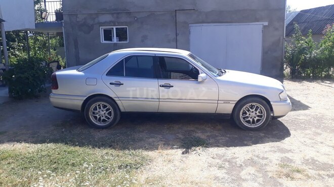 Mercedes C 250 1995, 320,000 km - 2.5 l - Xırdalan